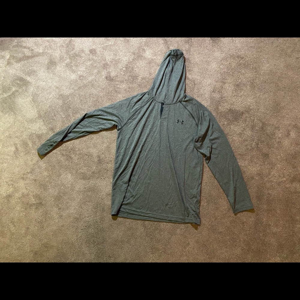 M, under armour hoodie